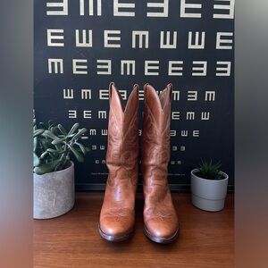 Gorgeous vintage tan leather 6.5 western boots